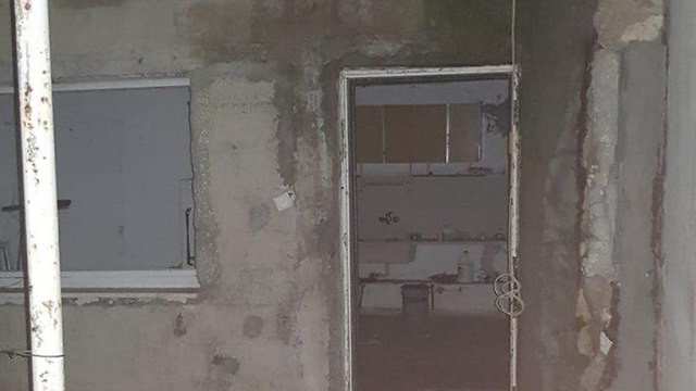 הרוג בעקבות שריפה שפרצה במבנה נטוש ברח' אחד העם בקריית שמונה (צילום: דוברות כבאות והצלה מחוז צפון)