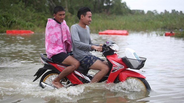 סופה טרופית פאבוק תאילנד (צילום: AP)