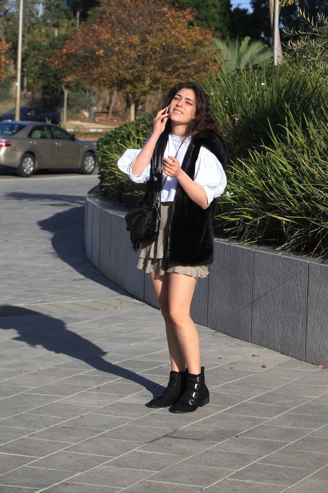 "די, בבקשה, שחרר ממני" (צילום: מוטי לבטון) "די, בבקשה, שחרר ממני" (צילום: מוטי לבטון)