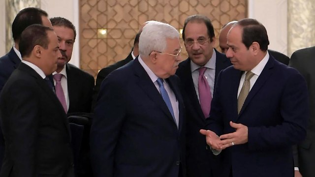 Абу-Мазен на переговорах с президентом Египта Ас-Сиси в Каире. Фото: AFP