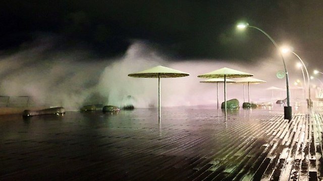 מזג אוויר נמל תל אביב (צילום:  גל פלאשקין)