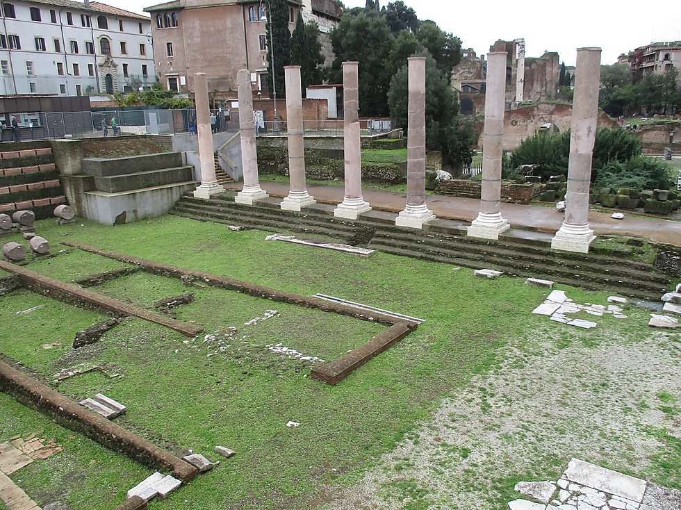 שרידי מקדש השלום ברומא, נבנה לציון הניצחון של הרומאים על יהודה, שנת 75 לספירה (צילום: אסף אברהם)