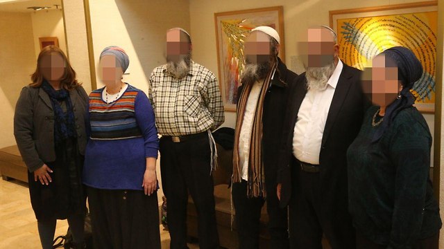 הורי החשודים בפרשת הטרור היהודי במסיבת עיתונאים בתל אביב (צילום: מוטי קמחי)