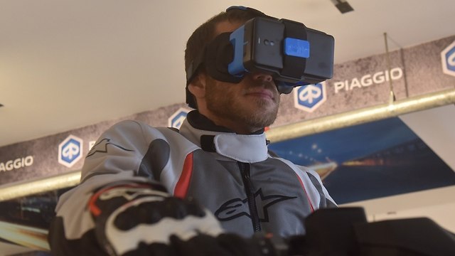 משקפי VR עופר אבניר (אסף רחמים)