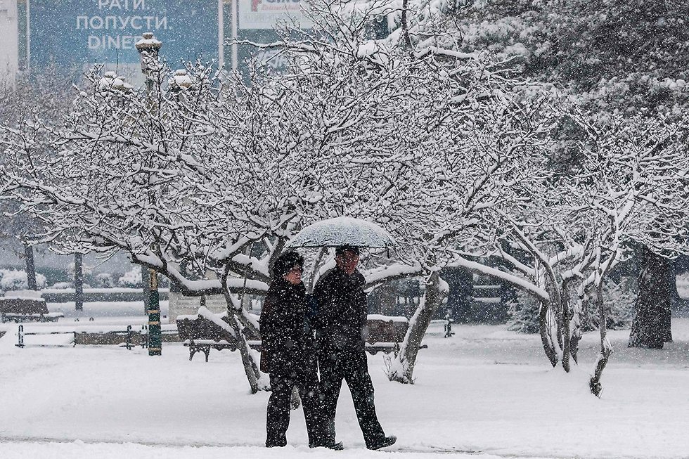 שלג מקדוניה (צילום: AFP)