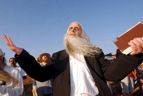 הרב בכנס שלום יהודי-ערבי בגליל, 2003. "המורה הגדול של החיים שלי" (צילום: אפי שריר)