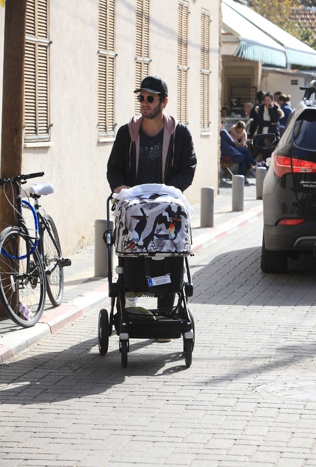 "צלמו כאילו אני לא רואה". אנחל בונני (צילום: מוטי לבטון) "צלמו כאילו אני לא רואה". אנחל בונני (צילום: מוטי לבטון)