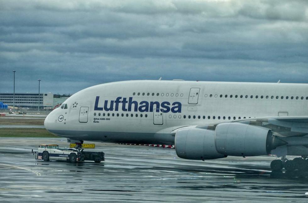 מטוס לופטהנזה בשדה התעופה בפרנקפורט (צילום: יואב יערי)