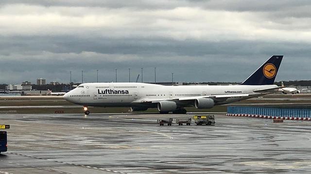 מטוס לופטהנזה בשדה התעופה בפרנקפורט (צילום: יואב יערי)
