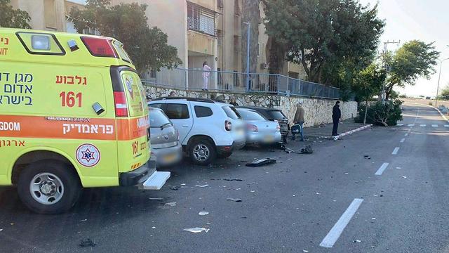 ירת התאונה בעפולה שבה נהרגה קשישה מפגיעת רכב הסעות (צילום: אמנון עבאדי דוברות מד