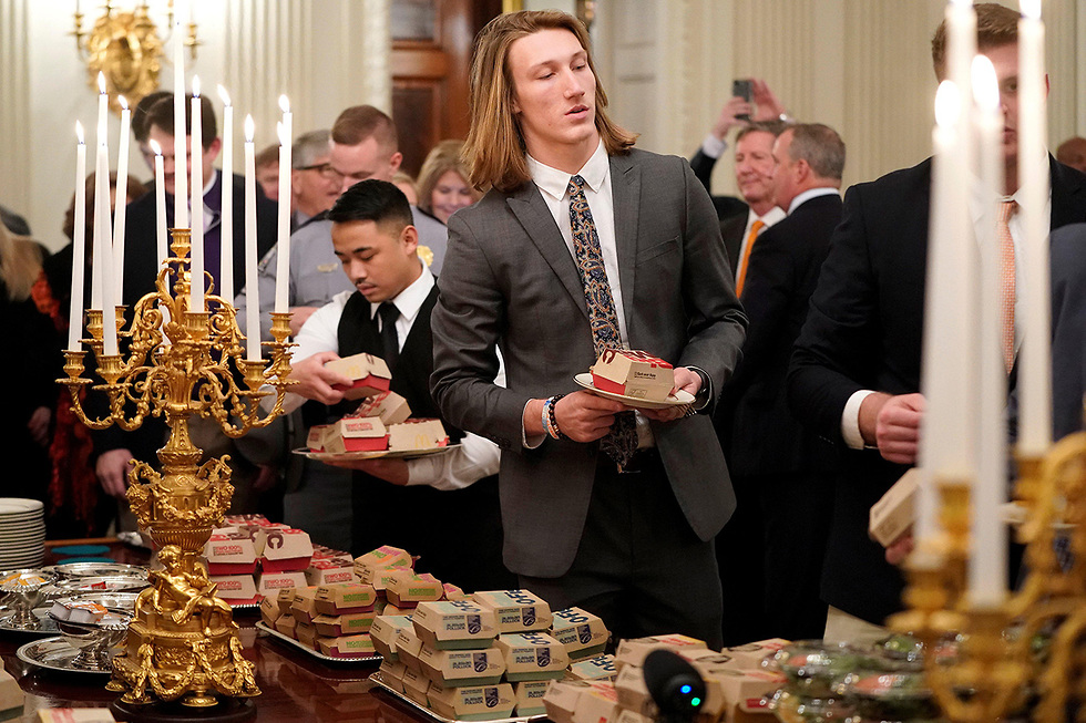 השבתת הממשל דונלד טראמפ הזמין מאות המבורגרים לבית הלבן ארה