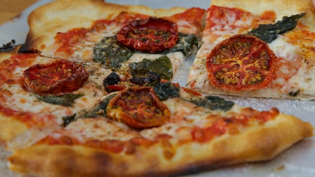 Неаполитанская пицца. Фото: Ярон Бреннер