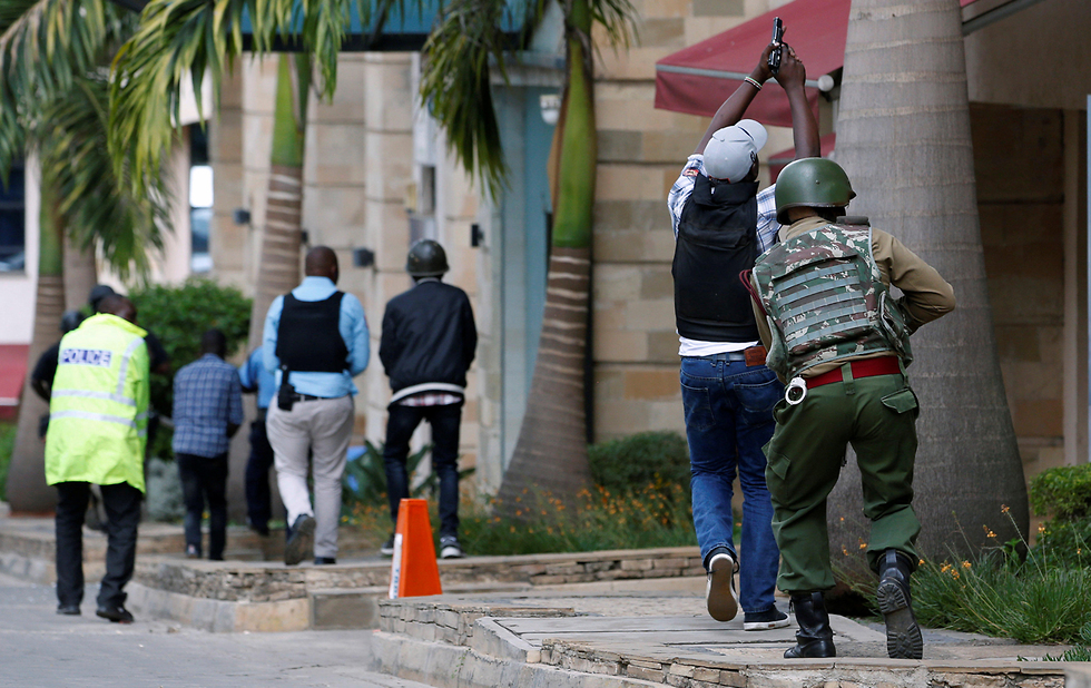חשד לפיגוע ב מלון ניירובי קניה קנייה (צילום: רויטרס)