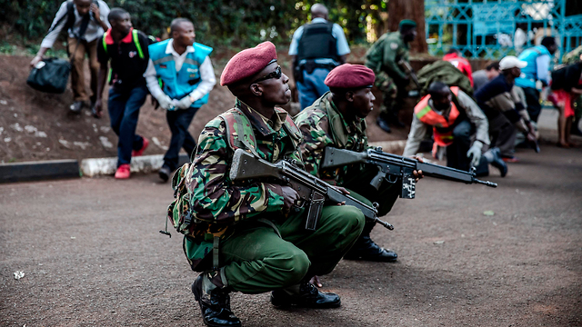 פיגוע במלון בניירובי קניה  (צילום: AFP)