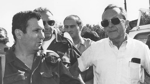 Deputy IDF Chief of Staff Ehud Barak and Defense Minister Moshe Arens during the 1991 Gulf War (Photo: Israeli Ministry of Defense)