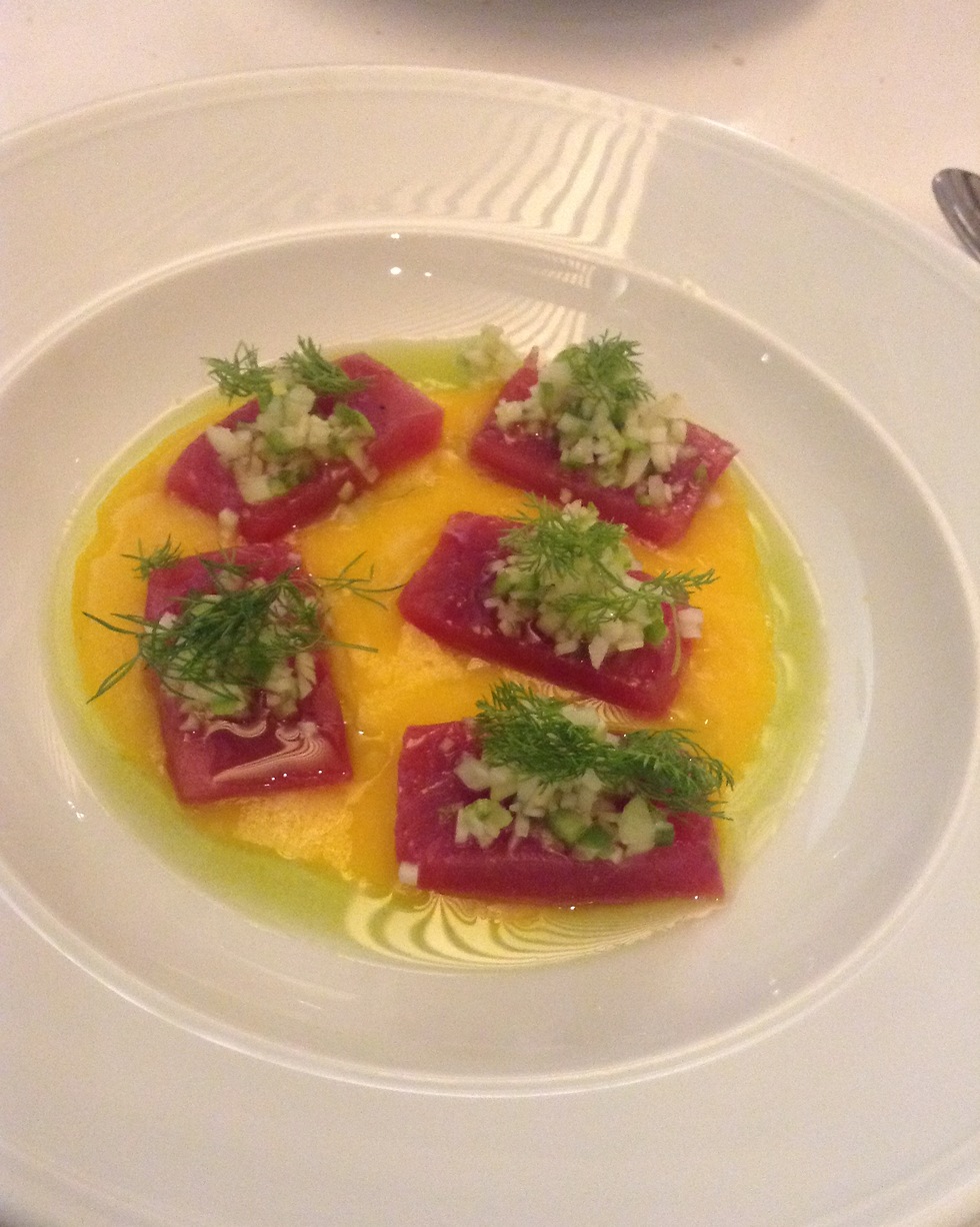 Red tuna sashimi (Photo: Buzzy Gordon)