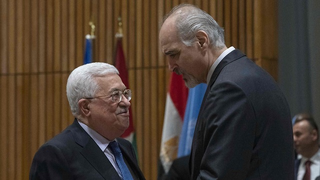 Председатель ПА Абу-Мазен и постпред Сирии в ООН Башар Аль-Джафар. Фото: AFP