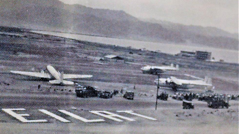 הגעת עולים לאילת, 1956 (צילום מתוך אלבומי רשות שדות התעופה)