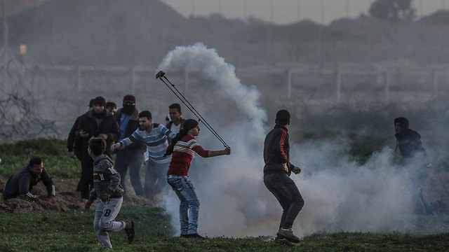 הפרות סדר בעקבות מותו של פלסטיני חמדי נעסאן (צילום: EPA)