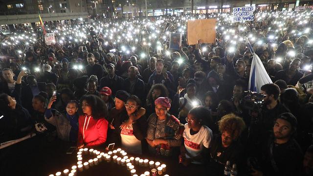 מחאה של העדה האתיופית נגד אלימות המשטרה בכיכר רבין (צילום: דנה קופל)