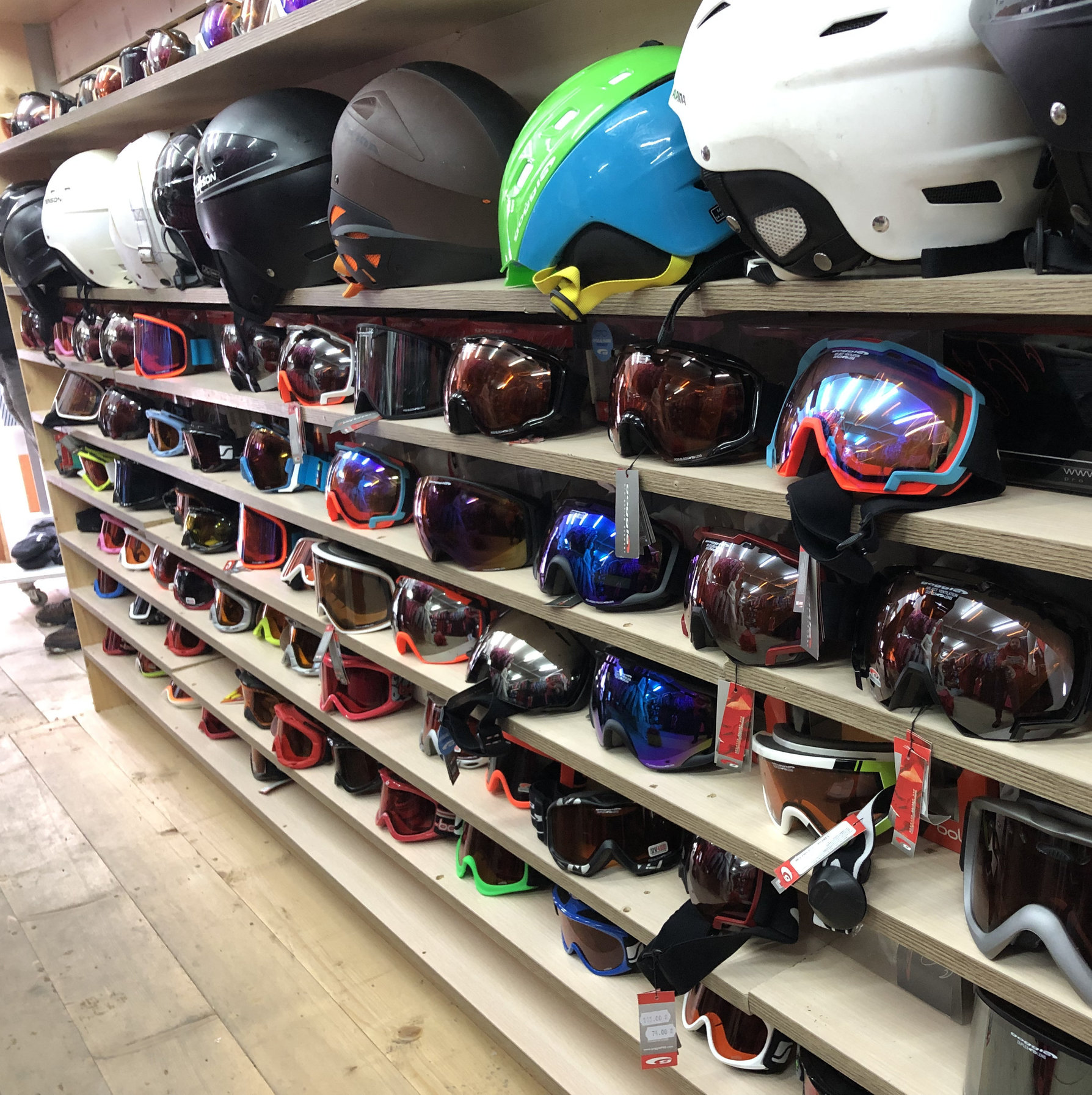 שפע חנויות להשכרת ציוד סקי בזול