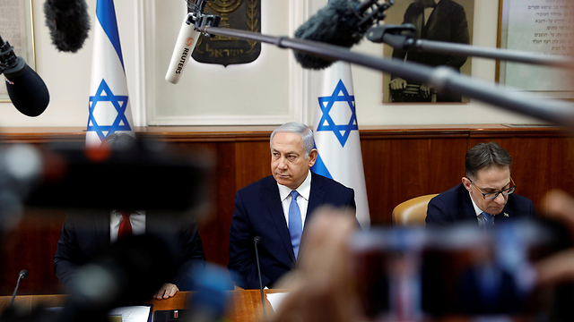 Prime Minister Netanyahu at weekly cabinet meeting (Photo: Reuters)