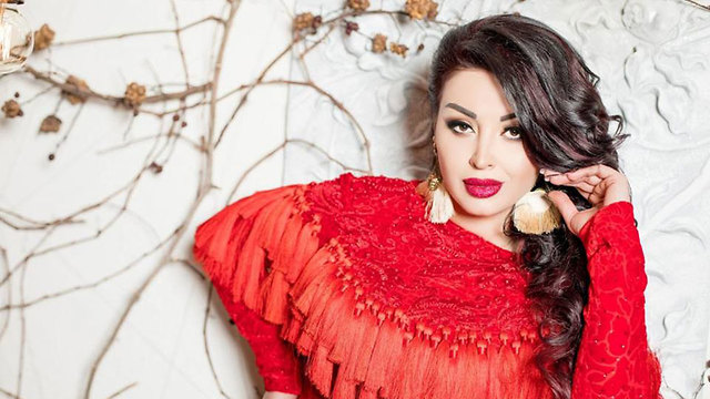 זמרת מ טג'יקיסטן חגגה יום הולדת ועברה על החוק ()