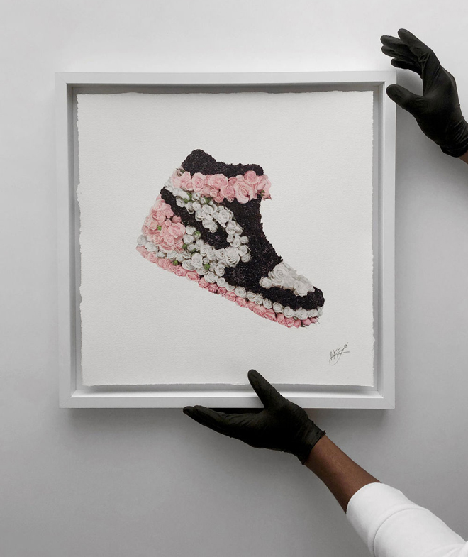את הפרחים הוא קוצץ ומעוות לתוך צורות בלתי צפויות, כמו נעלי Air Jordan של נייקי (צילום: מתוך mrflowerfantastic.art)