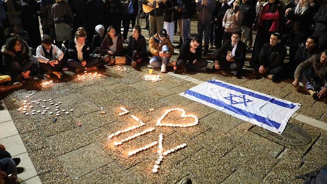 Vigil at Tel Aviv's Rabin's Square  (Photo: Dana Kopel)