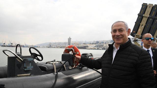 סיור של ראש הממשלה בנימין נתניהו בבסיס חיל הים בחיפה  (צילום: חיים צח לע