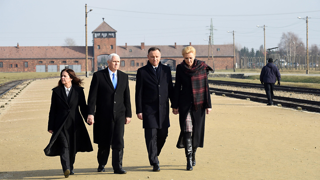 Майк Пенс посетил Освенцим. Фото: AFP