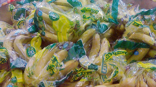  בננות ארוזות שופרסל (צילום: מירב קריסטל)