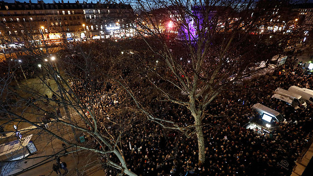 עצרת מחאה נגד אנטישמיות בפריז (צילום: AFP)