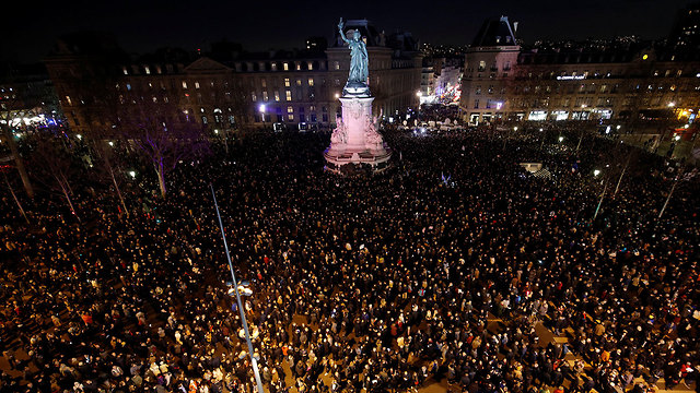עצרת מחאה נגד אנטישמיות בפריז (צילום: רויטרס)