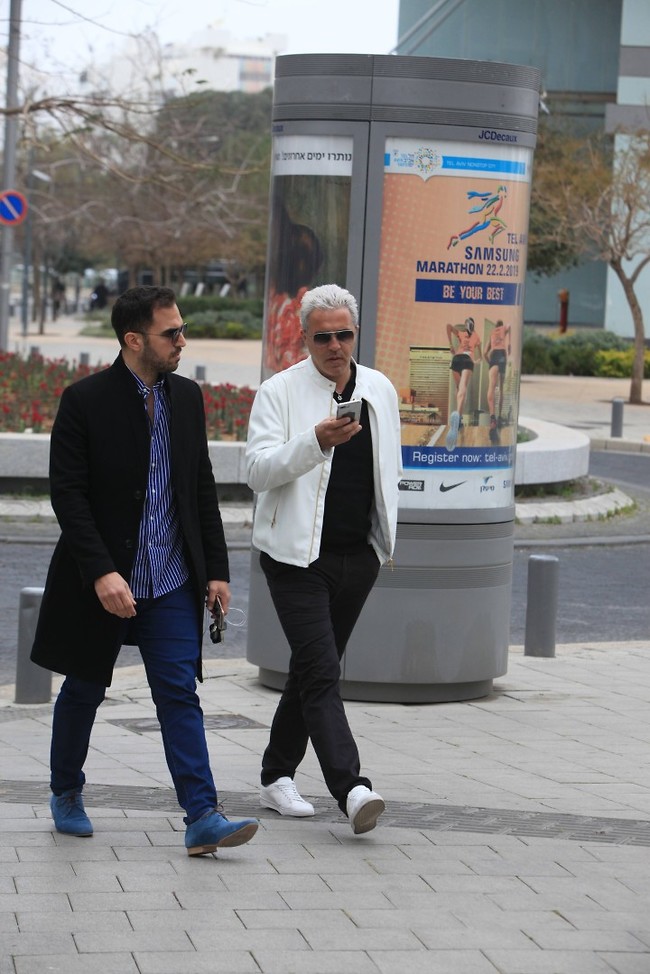 הוא בדוק גולש באפליקציה שלנו (צילום: מוטי לבטון) הוא בדוק גולש באפליקציה שלנו (צילום: מוטי לבטון)