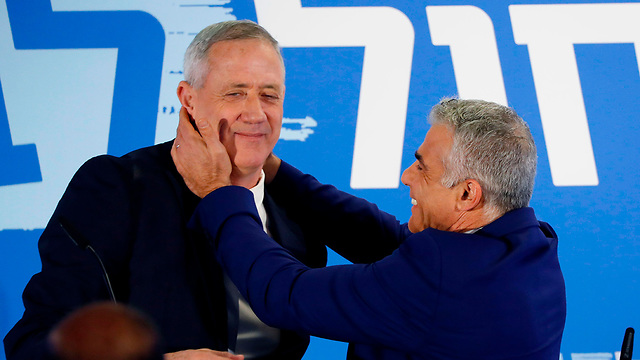 גבי אשכנזי משה יעלון  (צילום: AFP)