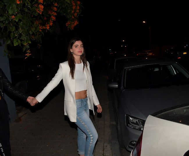 שלביה מתגנבת (צילום: אור גפן) שלביה מתגנבת (צילום: אור גפן)