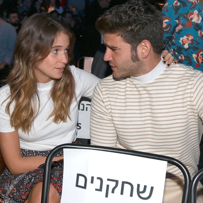 למות מהמבטים שלהם (צילום: ענת מוסברג) למות מהמבטים שלהם (צילום: ענת מוסברג)
