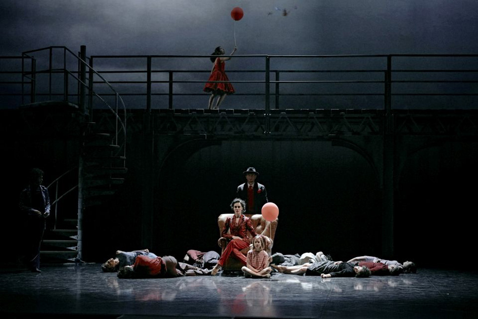 Сцена из балета "Вендетта. Истории мафии". Фото: Саша Онищенко