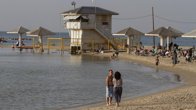 חוף סירונית בנתניה (צילום: עידו ארז)