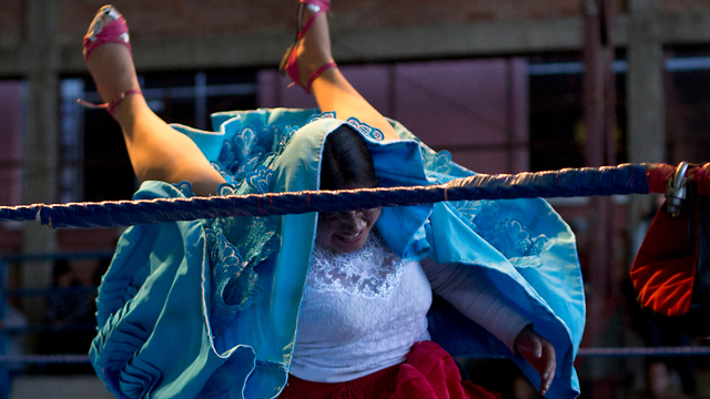 בוליביה נשים צ'ולות היאבקות (צילום:AP)