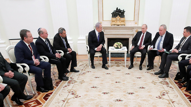 הפגישה בין ראש הממשלה בנימין נתניהו לנשיא רוסיה ולדימיר פוטין במוסקבה (צילום: רויטרס)