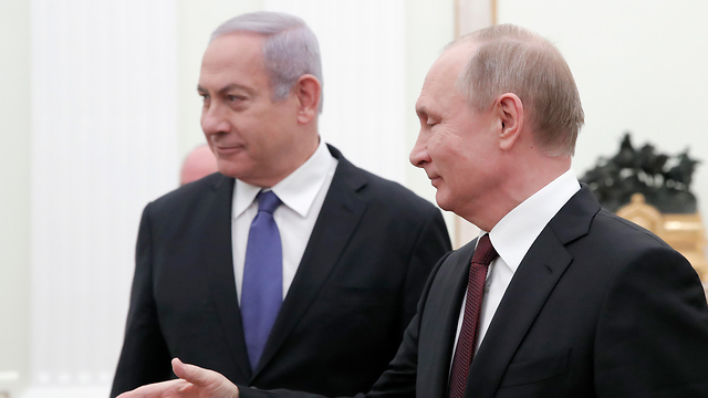 הפגישה בין ראש הממשלה בנימין נתניהו לנשיא רוסיה ולדימיר פוטין במוסקבה (צילום: AP)