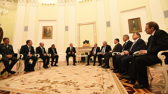 הפגישה בין ראש הממשלה בנימין נתניהו לנשיא רוסיה ולדימיר פוטין במוסקבה (צילום: חיים צח, לע