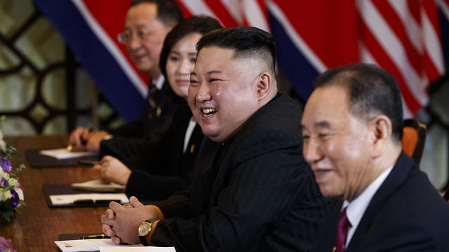 דונלד טראמפ קים ג'ונג און מפגש פסגה וייטנאם ארצות הברית צפון קוריאה פגישה (צילום: AP)