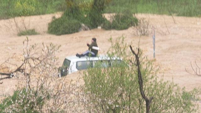רכב לכוד חילוץ שיטפון גשם מזג אוויר ירושלים (צילם: דובר כב