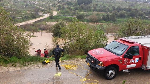 Спасательная операция в парке Ха-Аразим. Фото: телерадиовещательная корпорация КАН