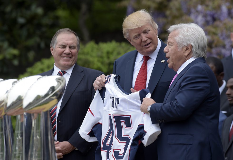 Robert Kraft with President Donald Trump (Photo: AP)