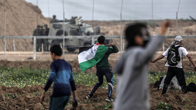 Gaza border riots   (Photo: EPA)