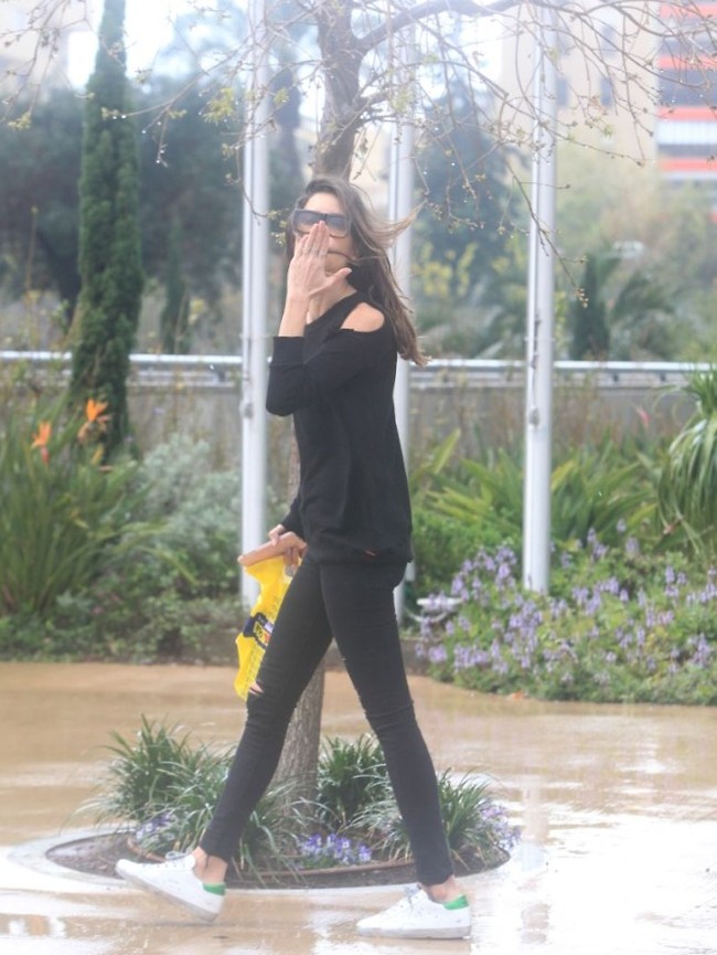 נשיקות באויר (צילום: מוטי לבטון) נשיקות באויר (צילום: מוטי לבטון)